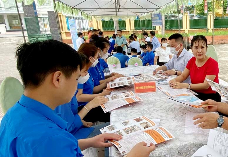 C&amp;aacute;c c&amp;ocirc;ng ty, doanh nghiệp tuyển dụng tư vấn việc l&amp;agrave;m cho người lao động huyện Kim B&amp;ocirc;i.
