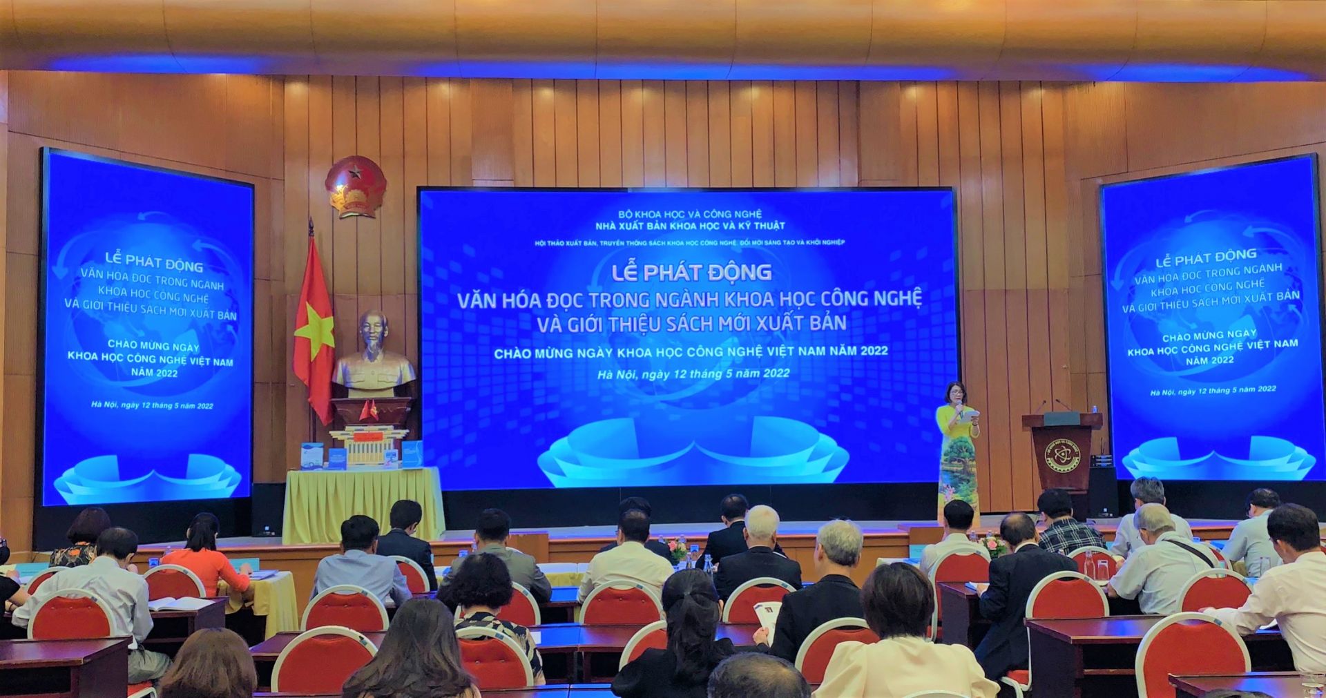 To&amp;agrave;n cảnh buổi lễ