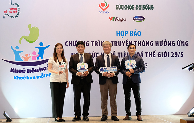 Đại diện Viện Dinh dưỡng, b&amp;aacute;o Sức khỏe &amp;amp; Đời sống, VTV Digital v&amp;agrave; Vinamilk  c&amp;ugrave;ng khởi động chương tr&amp;igrave;nh truyền th&amp;ocirc;ng hưởng ứng Ng&amp;agrave;y Sức khỏe Ti&amp;ecirc;u h&amp;oacute;a thế giới 29/5.