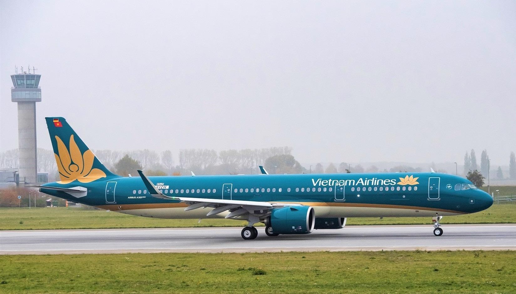 Kh&amp;ocirc;ng cho ph&amp;eacute;p Vietnam Airlines ho&amp;atilde;n c&amp;ocirc;ng bố b&amp;aacute;o c&amp;aacute;o qu&amp;yacute; I