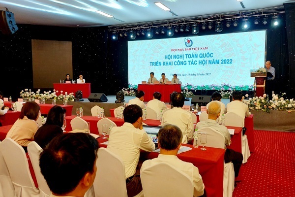 Hội Nh&amp;agrave; b&amp;aacute;o Việt Nam đ&amp;atilde; tổ chức hội nghị to&amp;agrave;n quốc triển khai nhiệm vụ năm 2022 tại Thanh H&amp;oacute;a