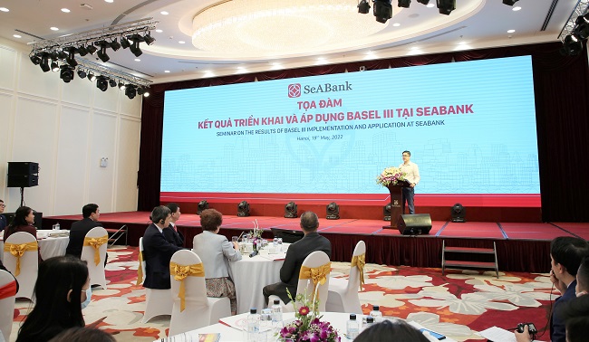 &amp;Ocirc;ng Đỗ Ho&amp;agrave;ng Anh - Ph&amp;oacute; Vụ trưởng Vụ Ch&amp;iacute;nh s&amp;aacute;ch an to&amp;agrave;n hoạt động ng&amp;acirc;n h&amp;agrave;ng ph&amp;aacute;t biểu tại Tọa đ&amp;agrave;m.