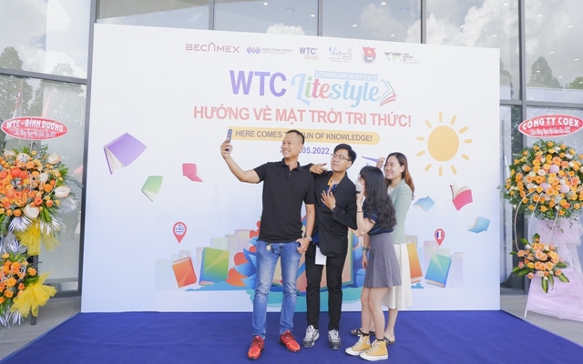 Ng&amp;agrave;y hội gi&amp;aacute;o dục 2022, Hướng đến Mặt trời tri thức lần đầu ti&amp;ecirc;n được tổ chức tại tỉnh B&amp;igrave;nh Dương với nhiều hoạt động phong ph&amp;uacute;, tạo ra một s&amp;acirc;n chơi cho người d&amp;acirc;n tr&amp;ecirc;n địa b&amp;agrave;n tỉnh B&amp;igrave;nh Dương.