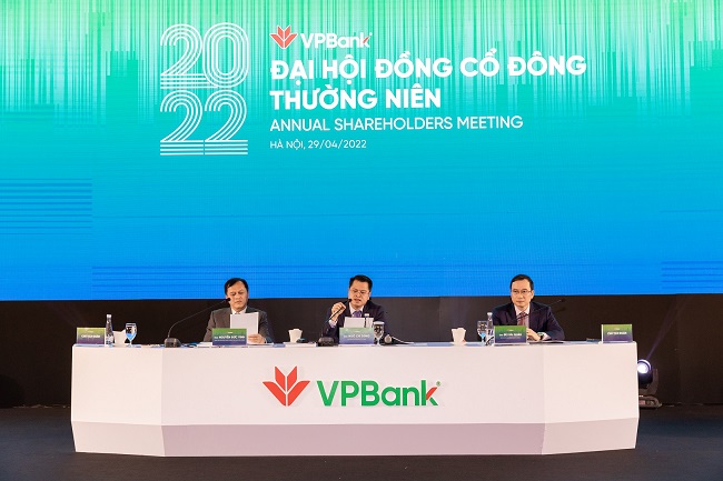 Ban l&amp;atilde;nh đạo VPBank tại Đại hội đồng cổ đ&amp;ocirc;ng 2022