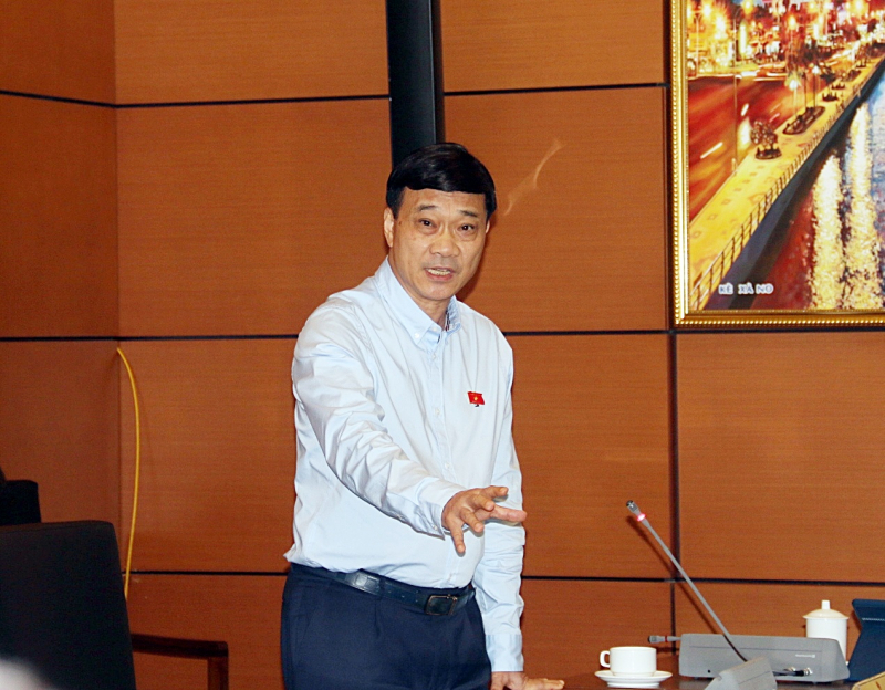 Chủ nhiệm Ủy ban Kinh tế Vũ Hồng Thanh, ĐBQH tỉnh Quảng Ninh ph&amp;aacute;t biểu tại phi&amp;ecirc;n thảo luận