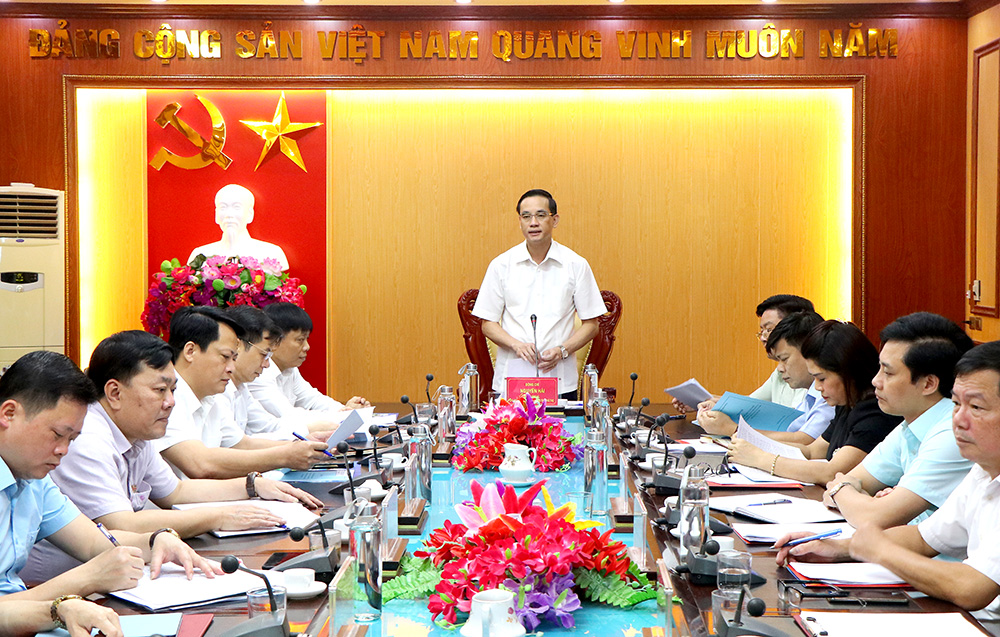 Chủ tịch Ủy ban MTTQ tỉnh Ph&amp;uacute; Thọ cho &amp;yacute; kiến tại buổi gi&amp;aacute;m s&amp;aacute;t