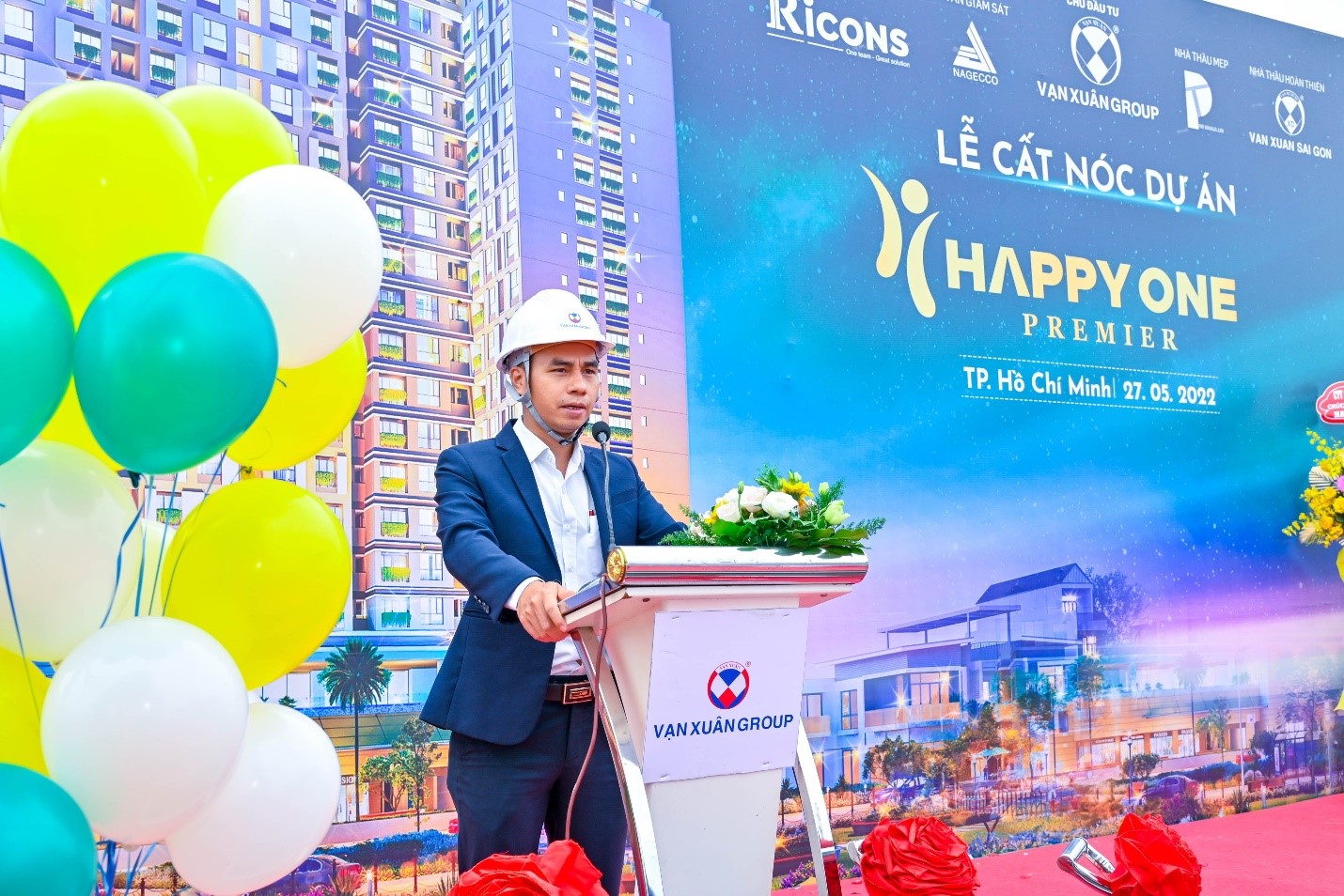 &amp;Ocirc;ng Đo&amp;agrave;n Văn Hoạt, Tổng gi&amp;aacute;m đốc Vạn Xu&amp;acirc;n Group ph&amp;aacute;t biểu.