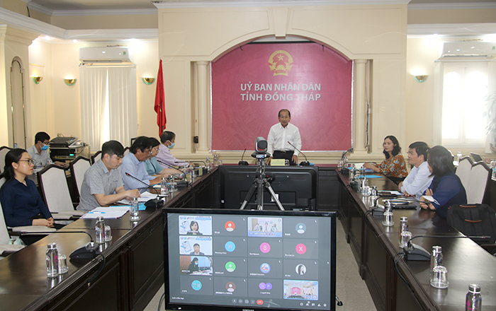 Ph&amp;oacute; Chủ tịch Uỷ ban nh&amp;acirc;n d&amp;acirc;n tỉnh Đo&amp;agrave;n Tấn Bửu ph&amp;aacute;t biểu tại buổi l&amp;agrave;m việc