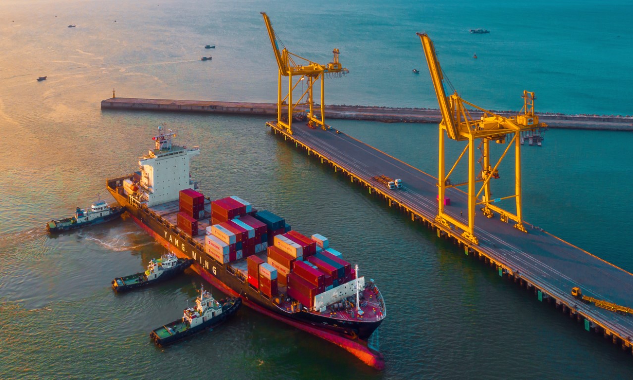 Sẽ xử l&amp;yacute; nghi&amp;ecirc;m t&amp;igrave;nh trạng xếp h&amp;agrave;ng qu&amp;aacute; tải trọng tại cảng biển