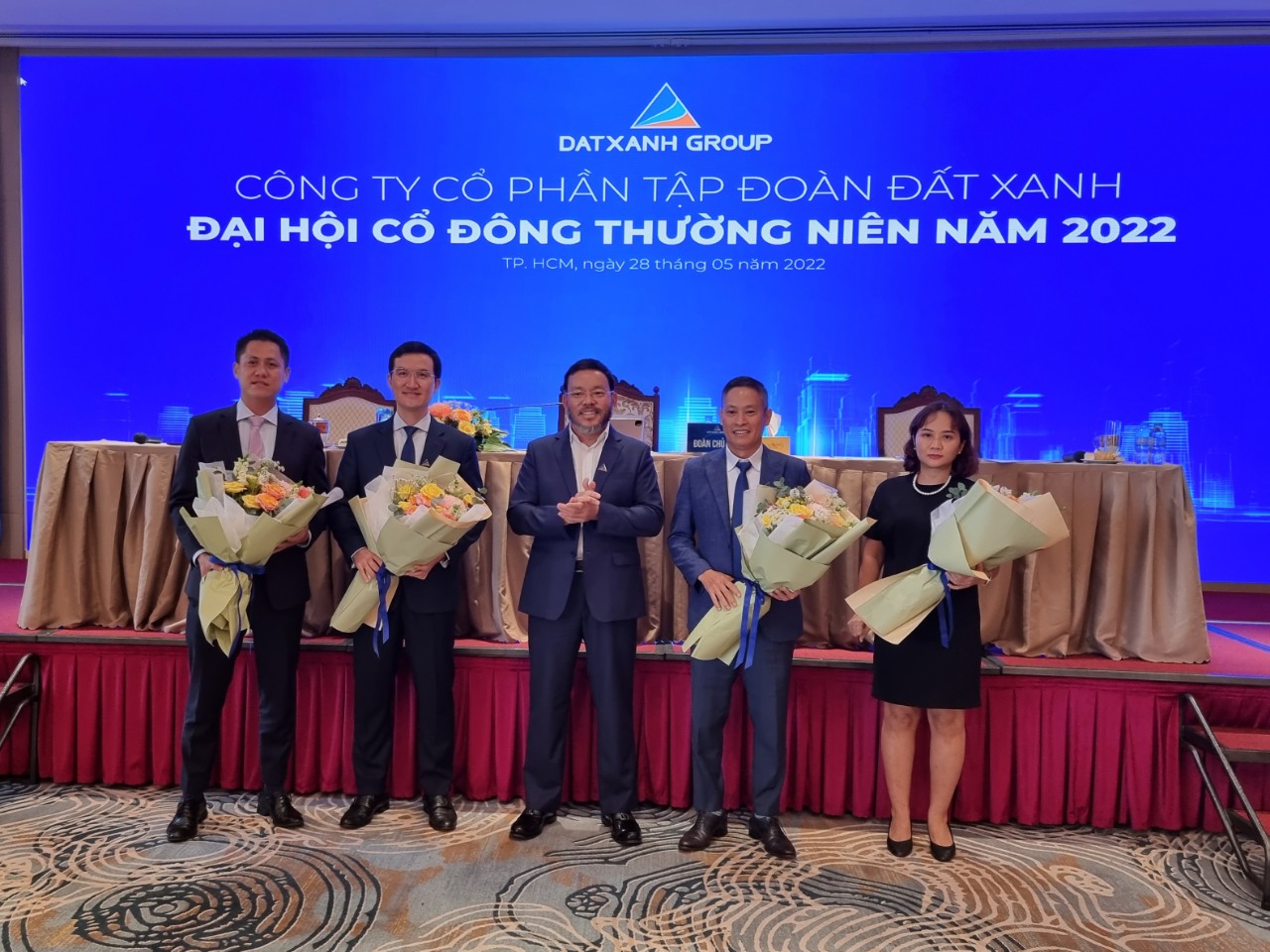 Th&amp;agrave;nh vi&amp;ecirc;n HĐQT của Tập đo&amp;agrave;n Đất Xanh nhiệm kỳ 2022 - 2027 được ĐHĐCĐ bầu chọn.