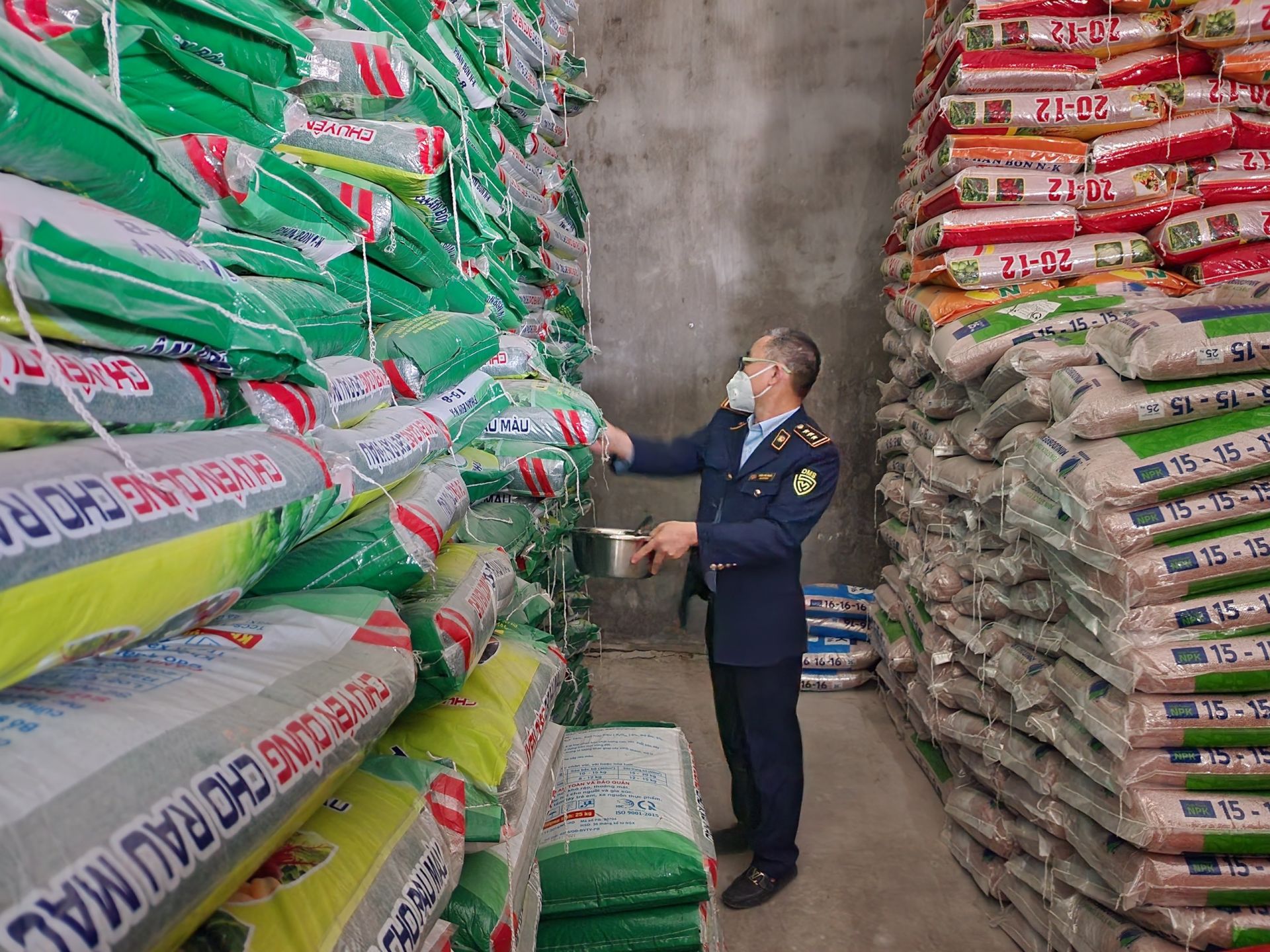 Kiểm so&amp;aacute;t ph&amp;acirc;n b&amp;oacute;n giả, k&amp;eacute;m chất lượng tr&amp;ecirc;n thị trường