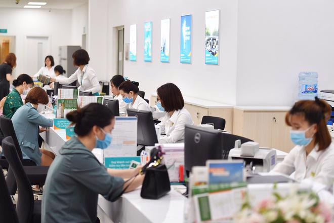 Ng&amp;acirc;n h&amp;agrave;ng đồng loạt xin nới ''room'' t&amp;iacute;n dụng