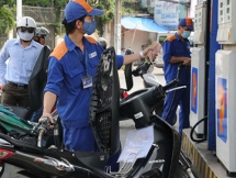 Giá xăng có thể tiếp tục tăng, vượt mốc 31.000 đồng/lít?