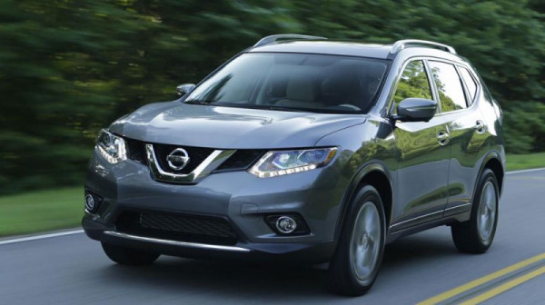 Triệu hồi  gần 700.000 xe Nissan Rogue do nguy cơ cháy bảng điều khiển