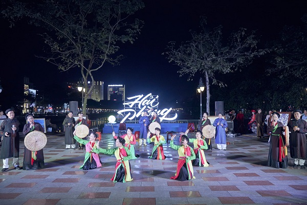 Chương tr&amp;igrave;nh gồm c&amp;aacute;c tiết mục nghệ thuật  truyền thống, hiện đại, gần gũi, s&amp;ocirc;i động. Nguồn: Internet