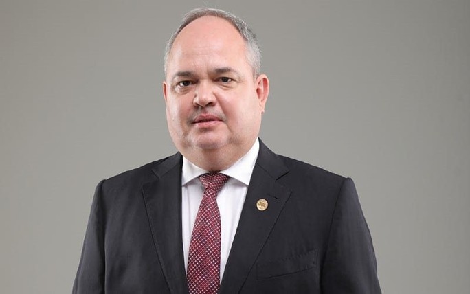 &amp;Ocirc;ng Oliver Schwatzhaupt, t&amp;acirc;n Chủ tịch HĐQT