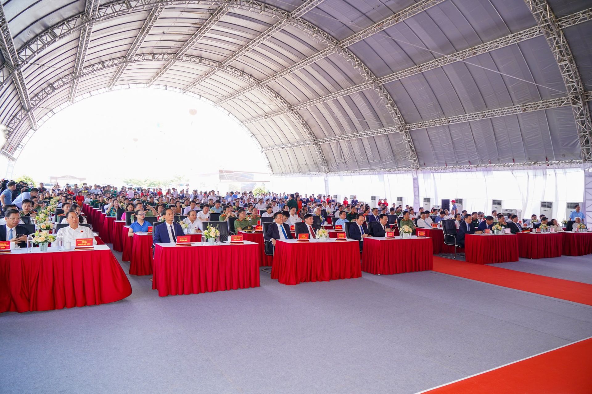 C&amp;aacute;c đại biểu dự Lễ khởi c&amp;ocirc;ng.