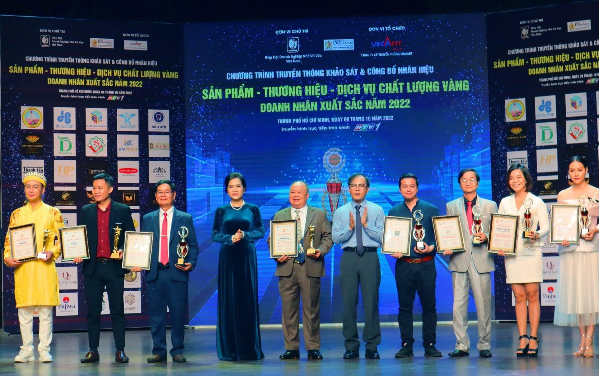 Xanh To&amp;agrave;n Cầu Group - Top 5 Doanh nghiệp chất lượng v&amp;agrave;ng 2022.