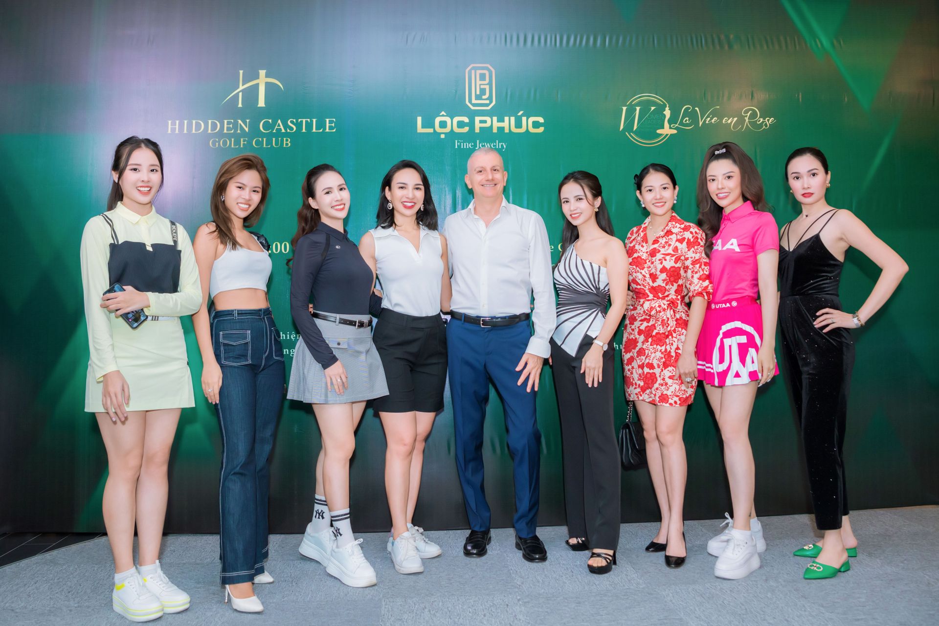 Nhằm n&amp;acirc;ng cao trải nghiệm v&amp;agrave; cung cấp những quyền lợi tốt nhất cho qu&amp;yacute; kh&amp;aacute;ch h&amp;agrave;ng, việc thỏa thuận hợp t&amp;aacute;c giữa Lộc Ph&amp;uacute;c Fine Jewelry v&amp;agrave; Hidden Castle Golf Club đ&amp;atilde; diễn ra dưới sự chứng kiến của c&amp;aacute;c b&amp;ecirc;n v&amp;agrave; qu&amp;yacute; đối t&amp;aacute;c kh&amp;aacute;ch mời.