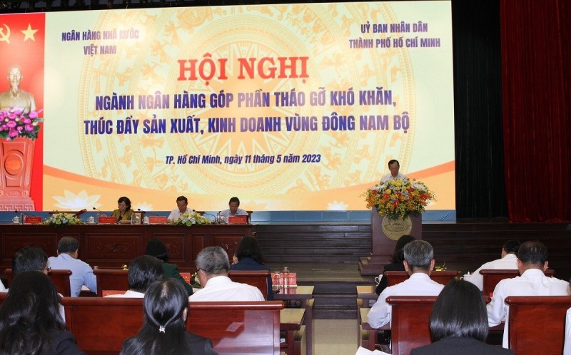 Ng&amp;agrave;y 11-5, tại TP HCM diễn ra Hội nghị ng&amp;agrave;nh ng&amp;acirc;n h&amp;agrave;ng g&amp;oacute;p phần th&amp;aacute;o gỡ kh&amp;oacute; khăn, th&amp;uacute;c đẩy sản xuất, kinh doanh v&amp;ugrave;ng Đ&amp;ocirc;ng Nam Bộ. Ảnh: TTXVN