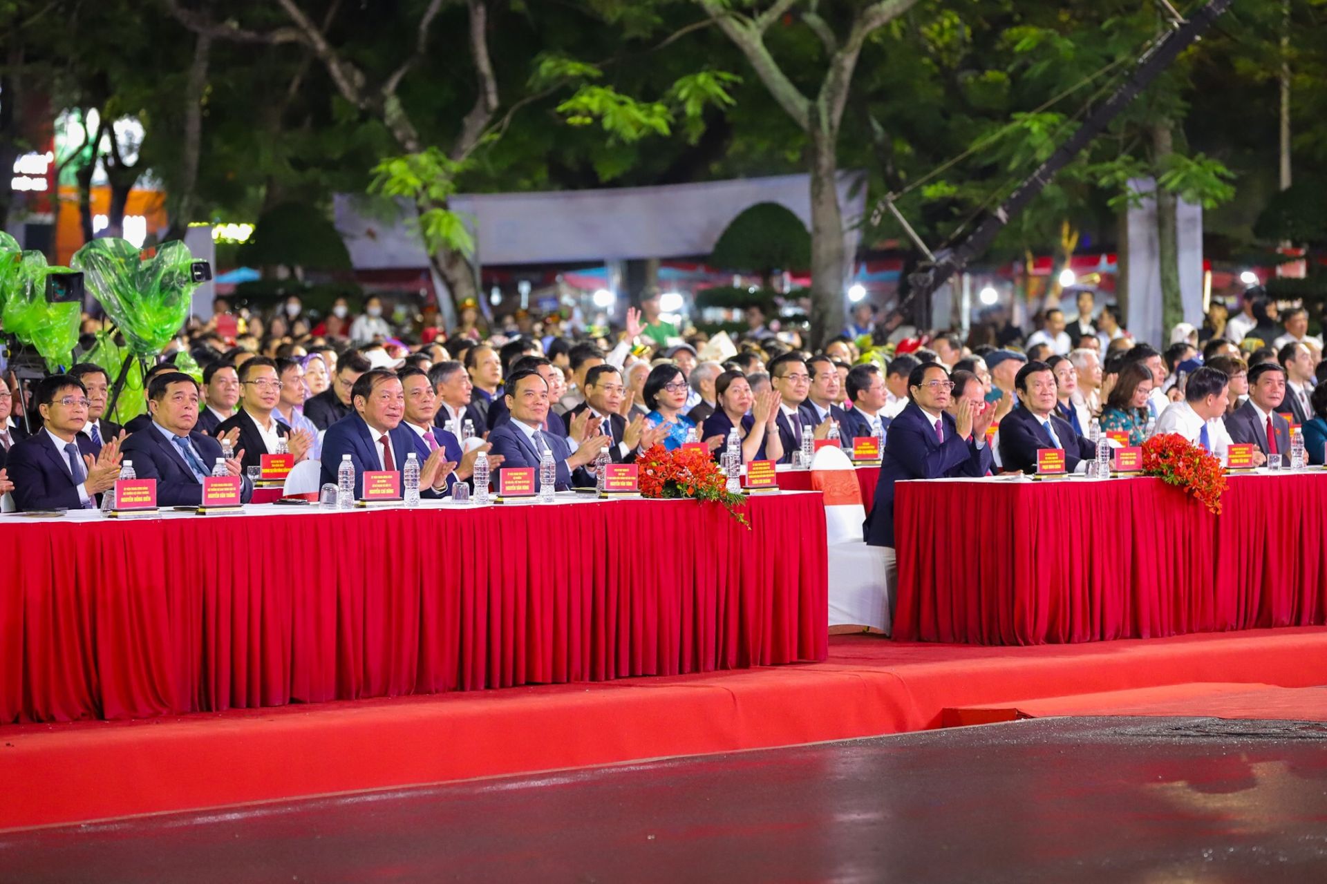 C&amp;aacute;c đại biểu tham dự lễ khai mạc