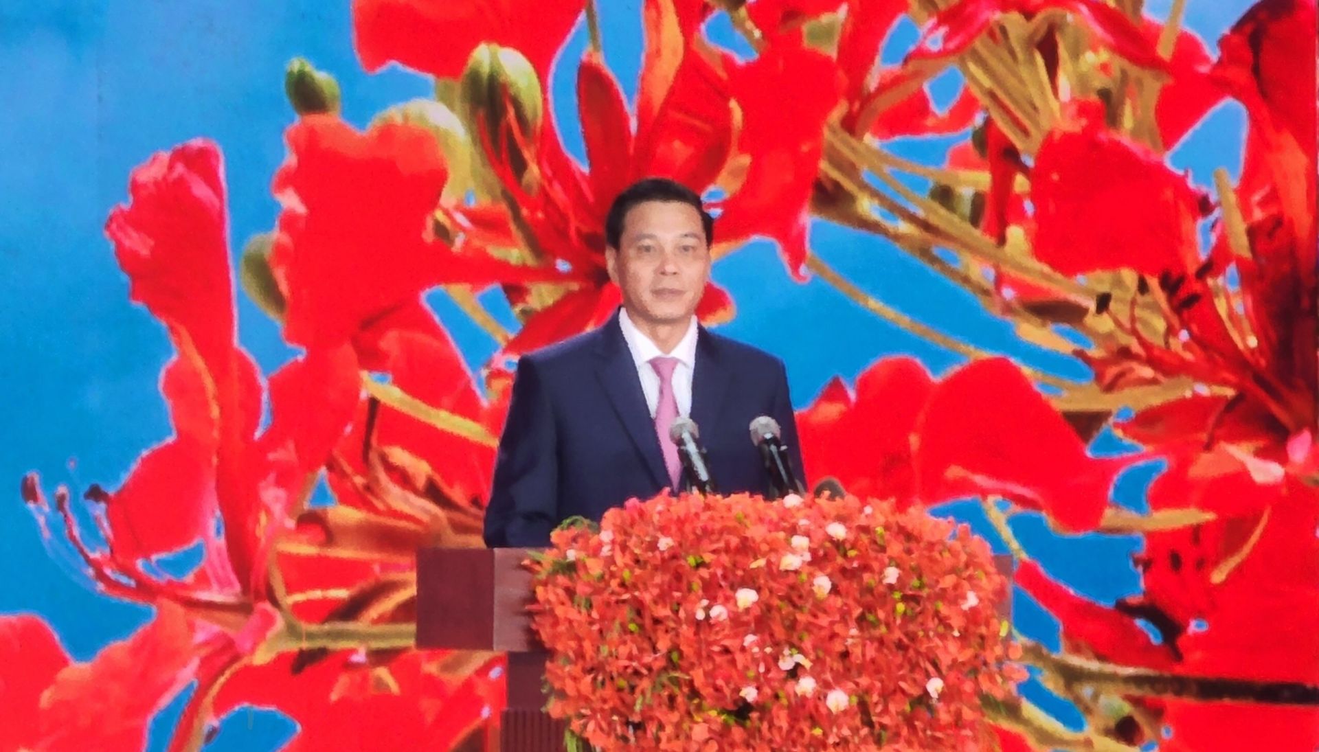 Chủ tịch UBND th&amp;agrave;nh phố Hải Ph&amp;ograve;ng Nguyễn Văn T&amp;ugrave;ng ph&amp;aacute;t biểu tại buổi lễ