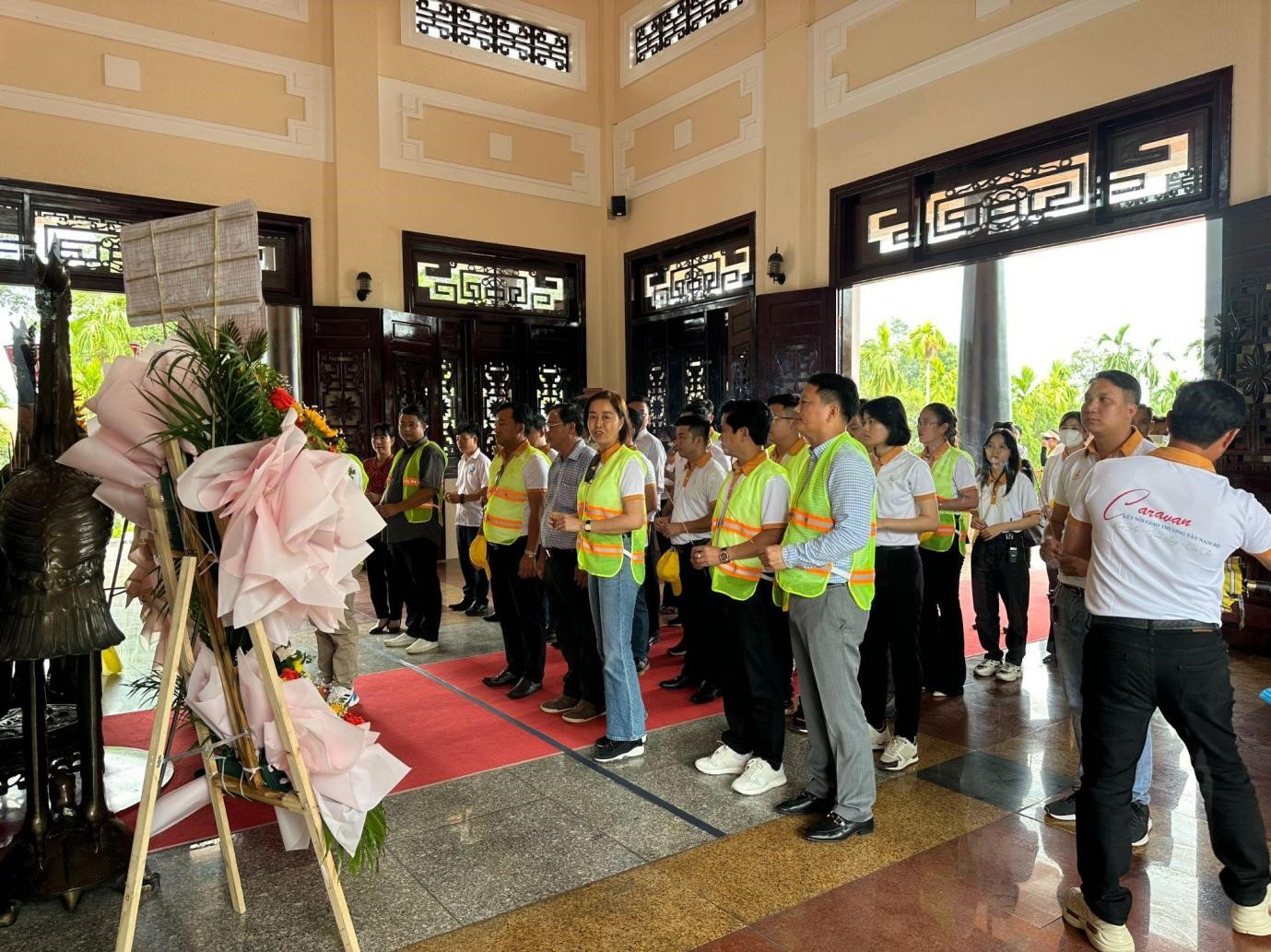 Viếng đền thờ b&amp;aacute;c Phạm H&amp;ugrave;ng - Vĩnh Long