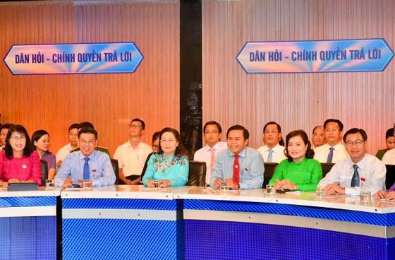 Chủ tịch HĐND TPHCM Nguyễn Thị Lệ v&amp;agrave; c&amp;aacute;c đại biểu HĐND TPHCM tham dự chương tr&amp;igrave;nh