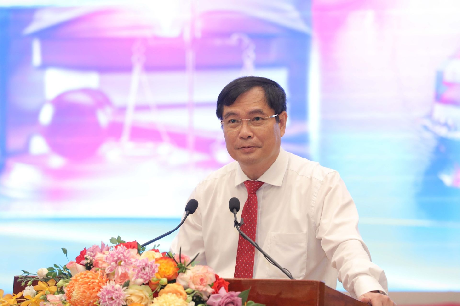 Ph&amp;oacute; Trưởng ban Tuy&amp;ecirc;n gi&amp;aacute;o Trung ương Phan Xu&amp;acirc;n Thủy ph&amp;aacute;t biểu kết luận hội thảo.