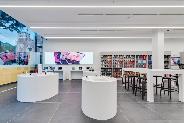 eDiGi l&amp;agrave; cửa h&amp;agrave;ng uỷ quyền cao cấp của Apple khi đạt c&amp;ugrave;ng l&amp;uacute;c 2 chuẩn Apple Premium Reseller (APR) v&amp;agrave; Apple Service Provider (ASP) đầu ti&amp;ecirc;n tại Việt Nam