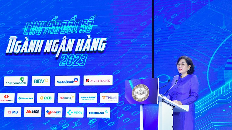 Thống đốc NHNN Nguyễn Thị Hồng tại sự kiện Chuyển đổi số ng&amp;agrave;nh Ng&amp;acirc;n h&amp;agrave;ng 2023