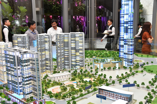 TP. HCM tạm dừng giải quyết hồ sơ ph&amp;aacute;p l&amp;yacute; 8 dự &amp;aacute;n bất động sản