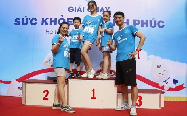 Gia đ&amp;igrave;nh Anh Thắng (quận Ho&amp;agrave;n Kiếm) đăng k&amp;yacute; ngay khi nhận được th&amp;ocirc;ng tin từ BTC giải chạy