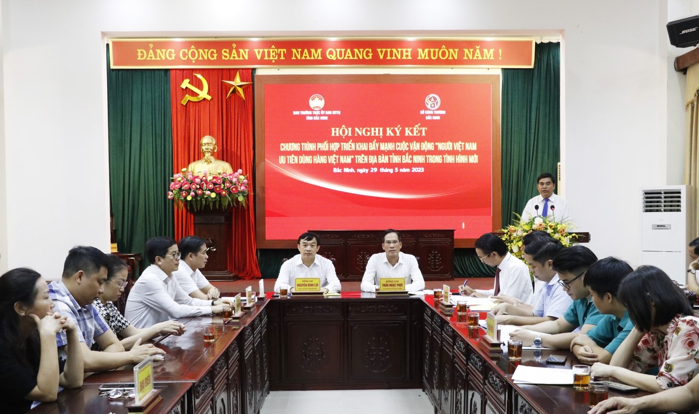 Hội nghị k&amp;yacute; kết Chương tr&amp;igrave;nh phối hợp, triển khai đẩy mạnh Cuộc vận động (CVĐ) &amp;ldquo;Người Việt Nam ưu ti&amp;ecirc;n d&amp;ugrave;ng h&amp;agrave;ng Việt Nam&amp;rdquo;