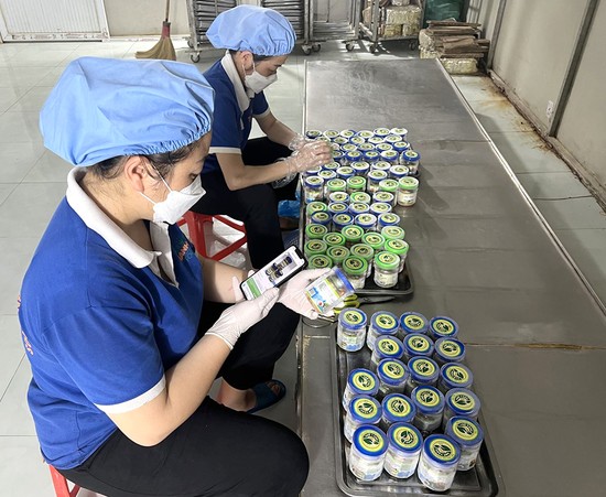 Cơ sở sản xuất thịt chua Thanh Sơn Foods - khu phố Soi, x&amp;atilde; Thục Luyện, huyện Thanh Sơn được d&amp;aacute;n tem truy xuất nguồn gốc