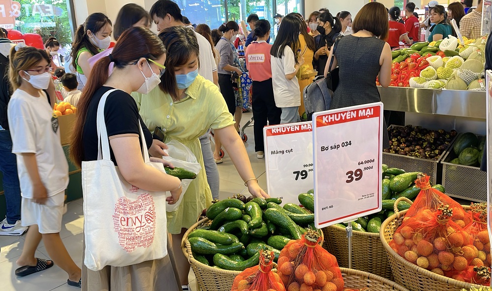 Người ti&amp;ecirc;u d&amp;ugrave;ng trải nghiệm danh mục h&amp;agrave;ng h&amp;oacute;a phong ph&amp;uacute;, đa dạng