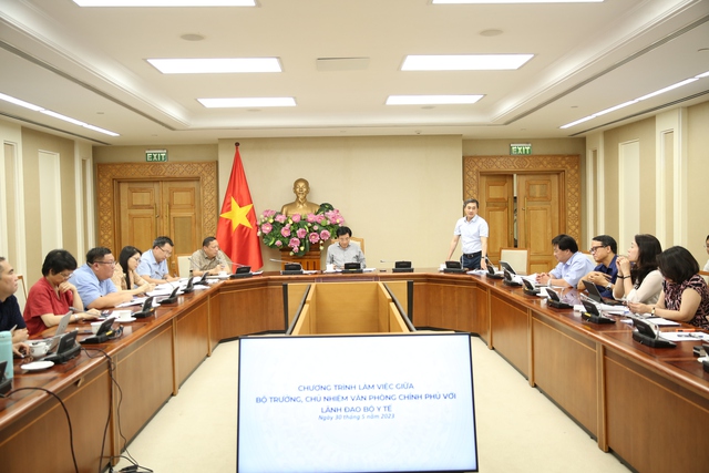 Quang cảnh buổi l&amp;agrave;m việc.