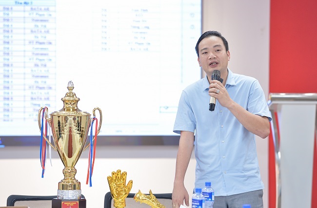 &amp;Ocirc;ng Nguyễn Tất T&amp;ugrave;ng - Chủ tịch HĐQT Natrumax Việt Nam ph&amp;aacute;t biểu tại buổi họp b&amp;aacute;o