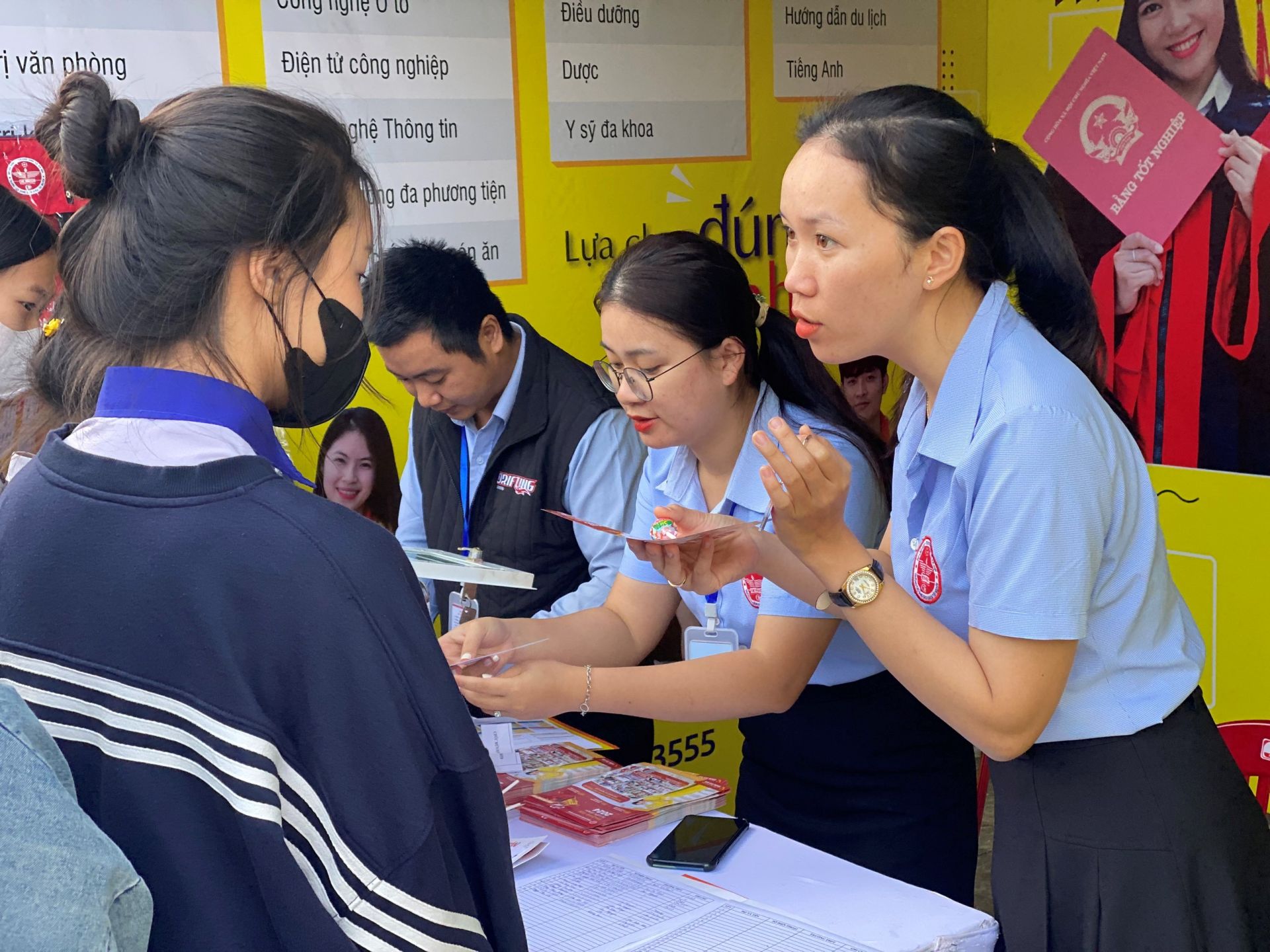 Nhiều ch&amp;iacute;nh s&amp;aacute;ch ưu đ&amp;atilde;i cho học vi&amp;ecirc;n đăng k&amp;yacute; nhập học tại Trường Cao đẳng B&amp;aacute;ch khoa T&amp;acirc;y Nguy&amp;ecirc;n.