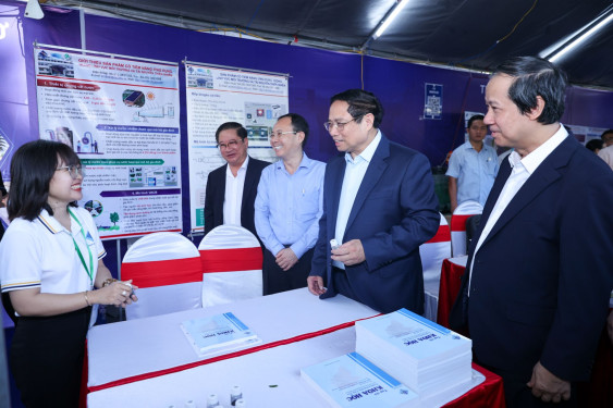 Thủ tướng khích lệ thế hệ trẻ 