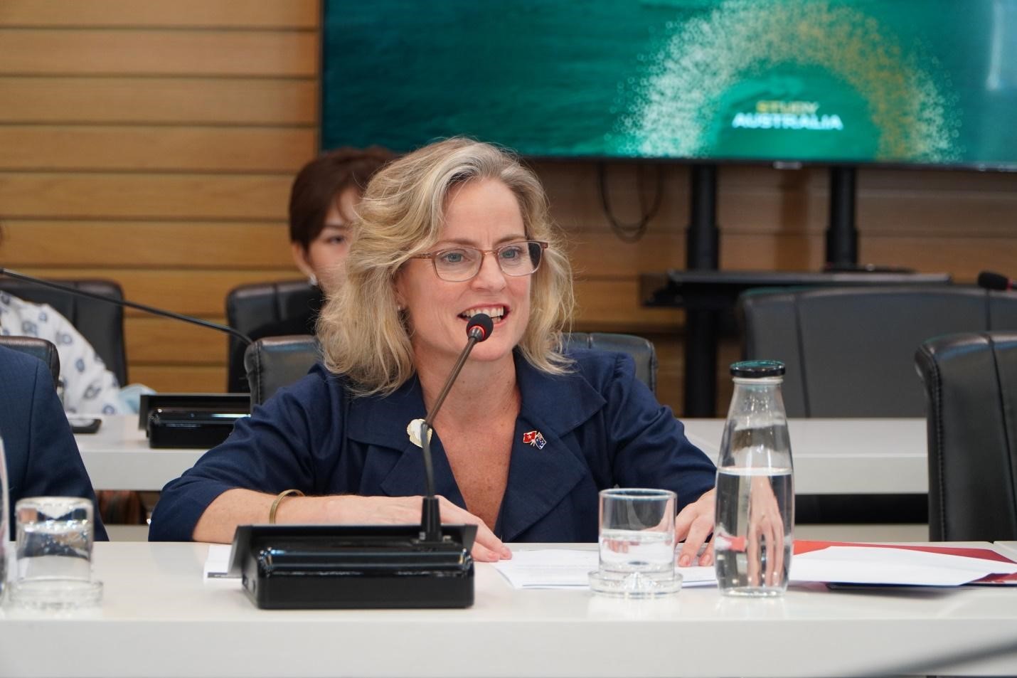 Rebecca Ball &amp;ndash; Tham t&amp;aacute;n Thương mại v&amp;agrave; Đầu tư Cấp cao Ch&amp;iacute;nh phủ Australia