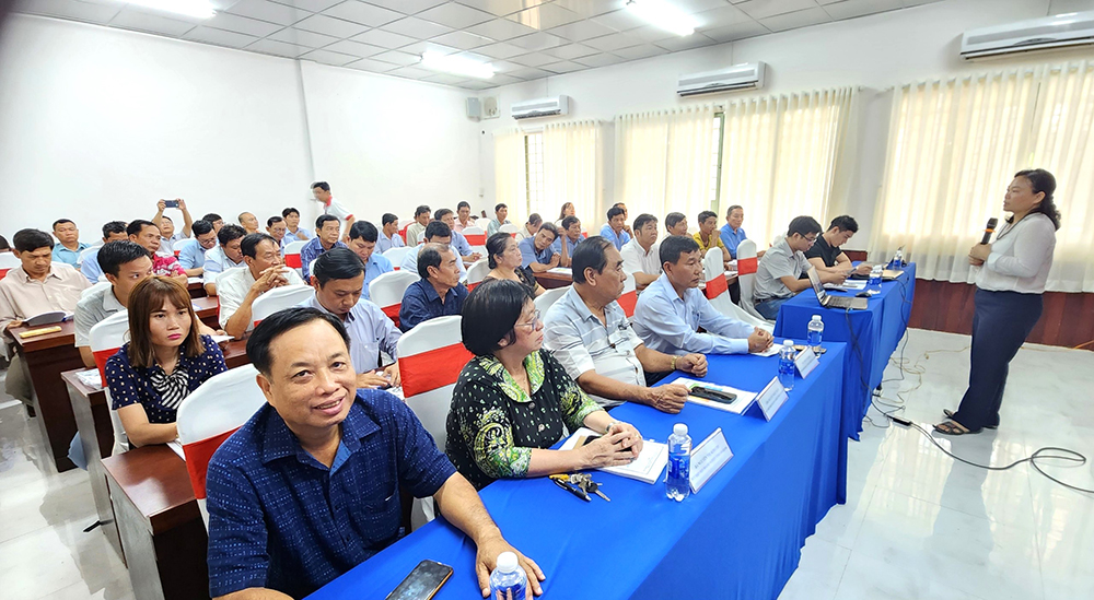 Đại biểu dự hội thảo n&amp;ocirc;ng nghiệp c&amp;ocirc;ng nghệ cao