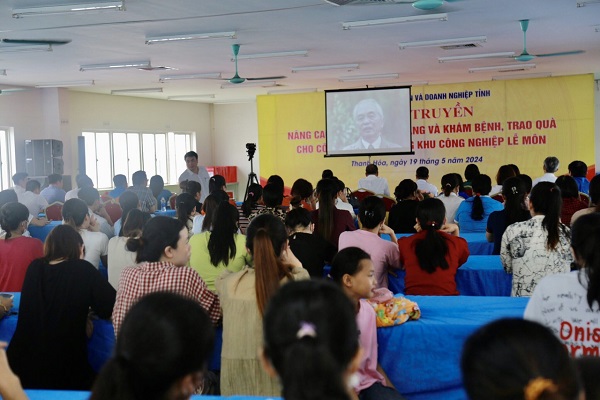 Bộ phim t&amp;agrave;i liệu &amp;ldquo;Cuộc đời, sự nghiệp của Chủ tịch Hồ Ch&amp;iacute; Minh&amp;rdquo; được tr&amp;igrave;nh chiếu