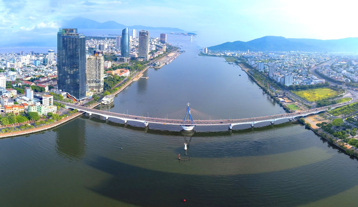 S&amp;ocirc;ng H&amp;agrave;n - d&amp;ograve;ng s&amp;ocirc;ng &amp;ldquo;biểu tượng&amp;rdquo; của Đ&amp;agrave; Nẵng. Ảnh Nguyễn Tr&amp;igrave;nh