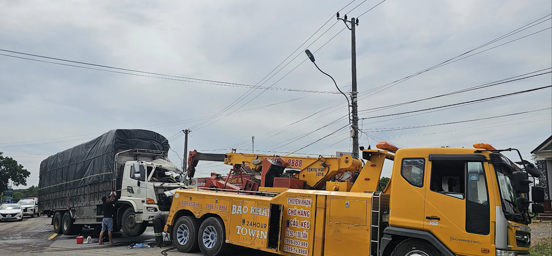 Lực lượng chức năng đ&amp;atilde; c&amp;oacute; mặt kịp thời để xử l&amp;yacute; vụ việc