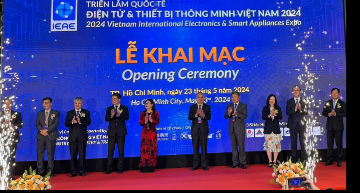 Nghi thức khai mạc Triển l&amp;atilde;m