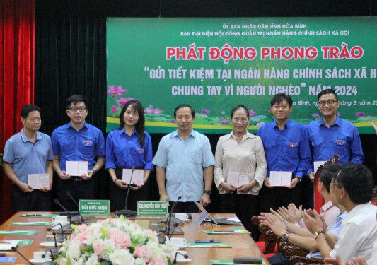 Hòa Bình: Phát động Phong trào “Gửi tiết kiệm tại Ngân hàng Chính sách xã hội chung tay vì người nghèo”