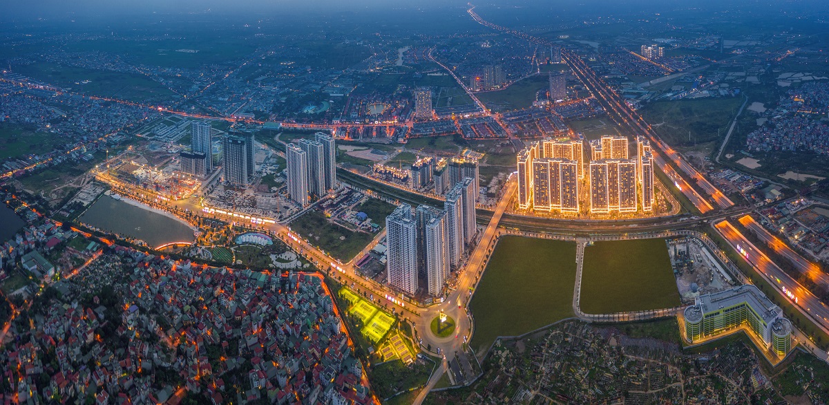 Vinhomes Smart City g&amp;acirc;y ấn tượng k&amp;eacute;p bởi vị tr&amp;iacute; đắc địa, kết nối ho&amp;agrave;n hảo (giao điểm của 3 tuyến metro trọng yếu) v&amp;agrave; m&amp;ocirc; h&amp;igrave;nh đại đ&amp;ocirc; thị chuẩn quốc tế giữa trung t&amp;acirc;m mới của Thủ đ&amp;ocirc;.