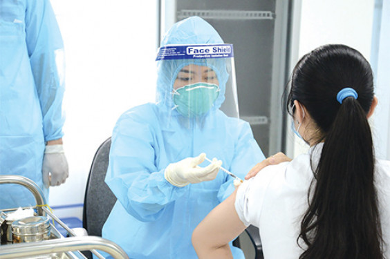 Bộ Tài chính đã trình cấp có thẩm quyền đảm bảo nguồn lực để triển khai việc mua vắc xin theo đề xuất