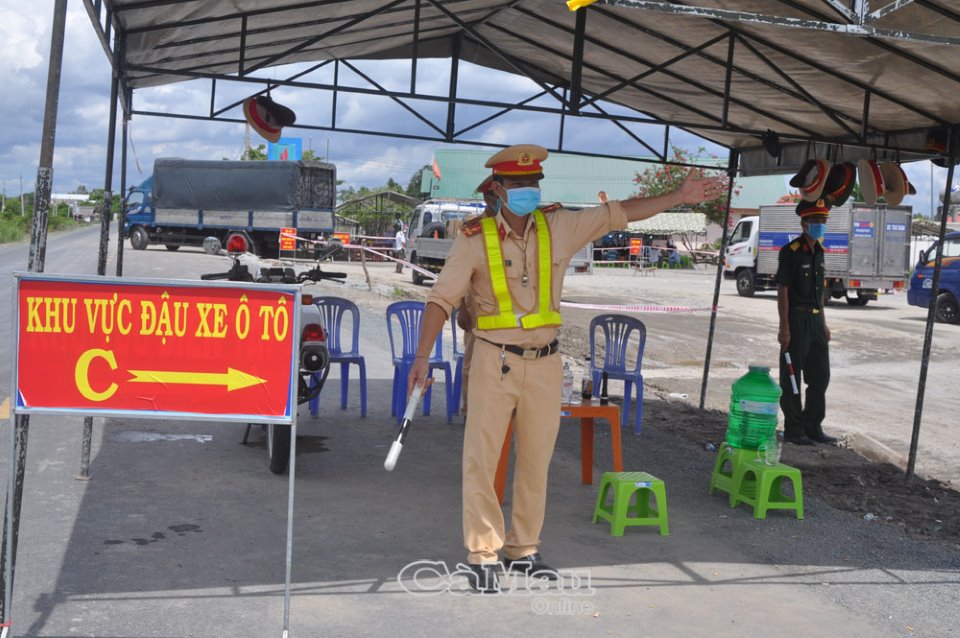 N&amp;acirc;ng cao hiệu quả c&amp;aacute;c chốt, trạm kiểm so&amp;aacute;t người v&amp;agrave; phương tiện đến v&amp;agrave; về địa phương.